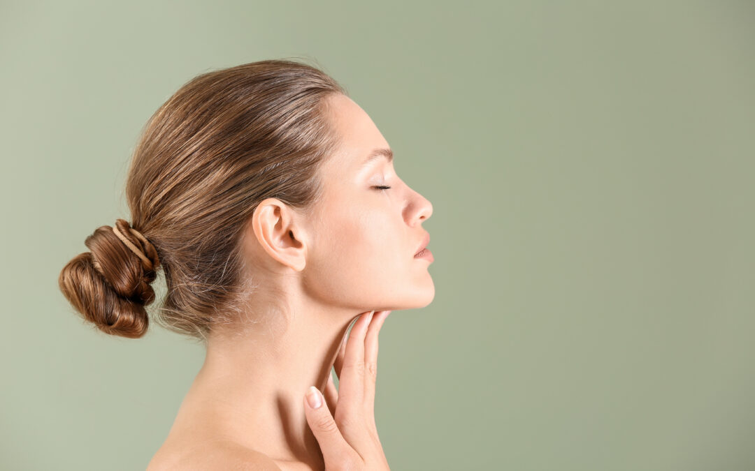 Neck Lift Surgery Recovery Time & Tips